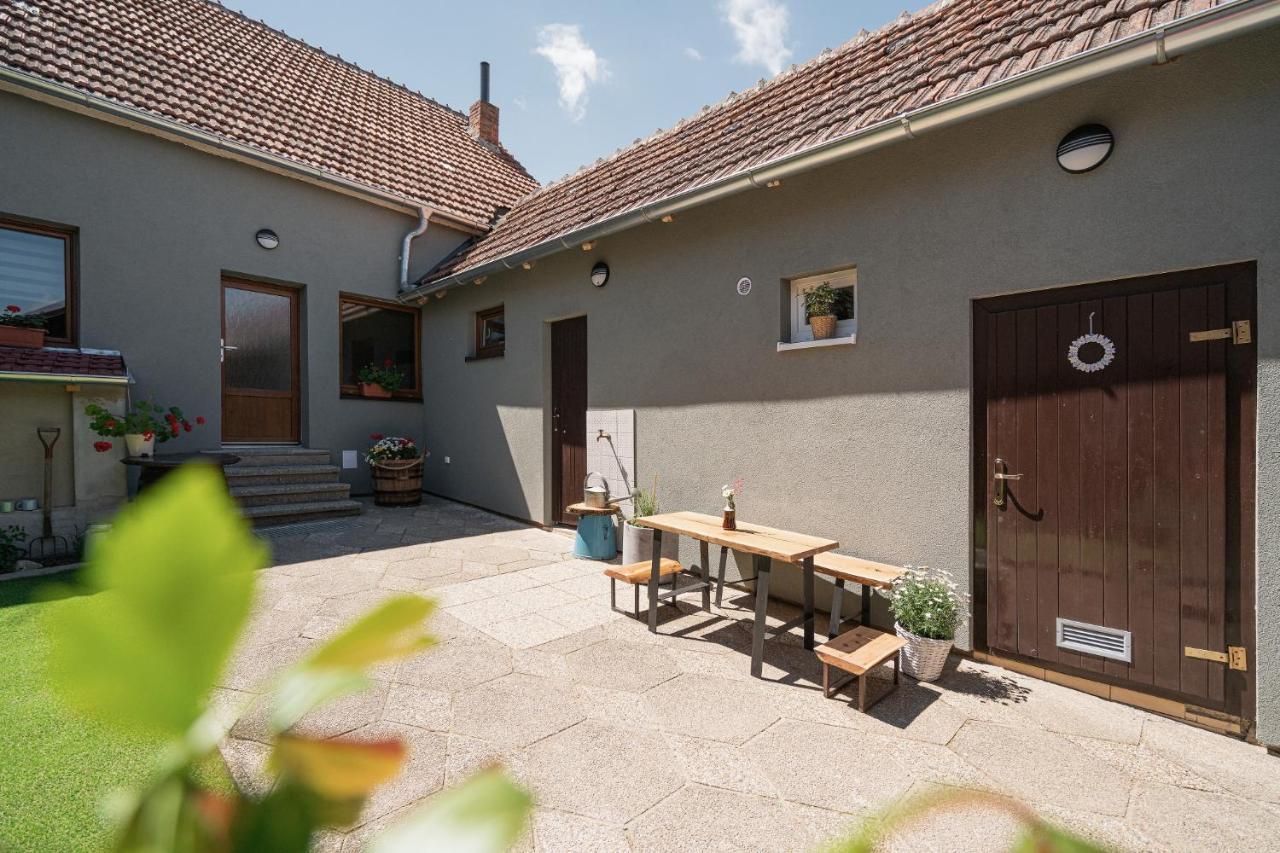 Ubytovani 121 - Hlohovec Exterior photo